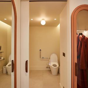 Doppelzimmer für Gäste mit Behinderungen
